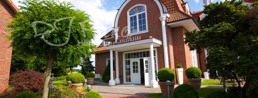 Haupteingang des Landhaus im Hotel Hennies Hannover Isernhagen