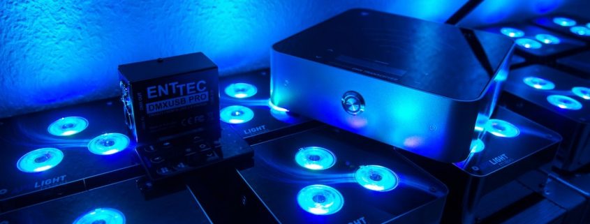 Technik_News_Neue_Scheinwerfer_DJ_Falko_Hannover_Ape_Labs_Maxi_Raumbeleuchtung_Ambientebeleuchtung_Wandscheinwerfer_05
