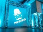 Fotoglotze eine mobile Fotobox Photobooth ecke mit DJ Falko für die Hochzeit in Hannover buchen_48